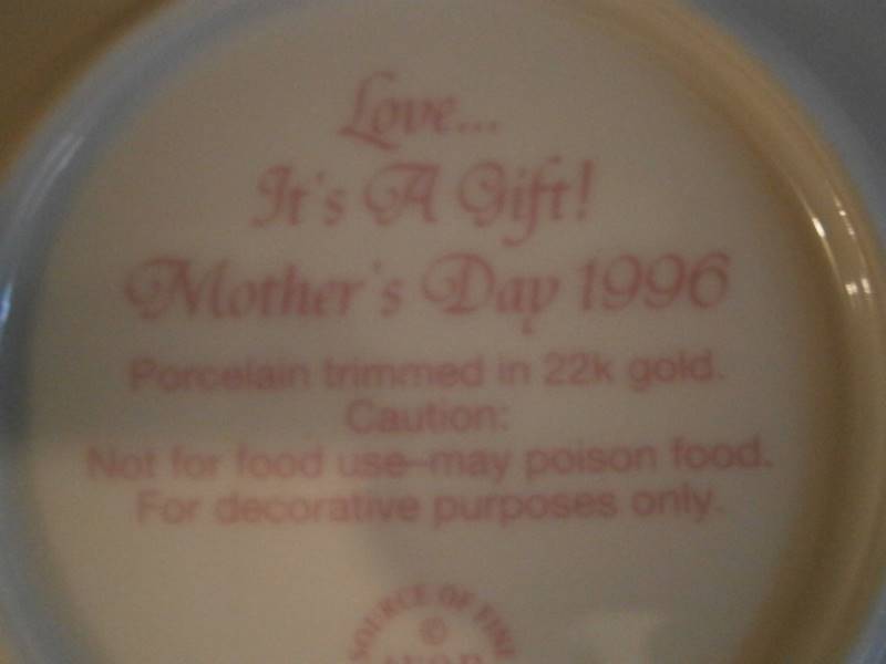 Mothers Day Plate Avon 1996
