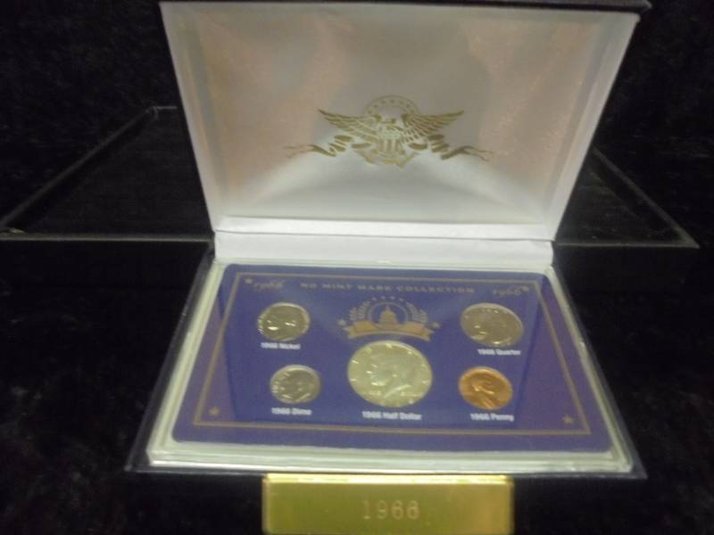 1966 No Mint Mark Coin Collection in Case