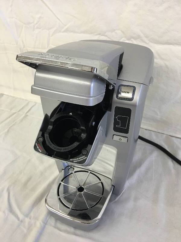 lot 28 image: Keurig MINI Plus Personal K-Cup Brewing System retail $80