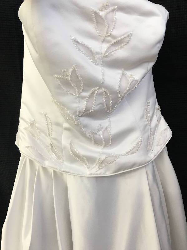 lot 86 image: size 12 simelx elegant wedding dress