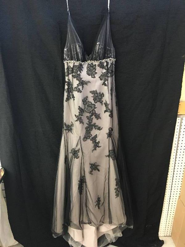 lot 90 image: beautiful size 10 love dress