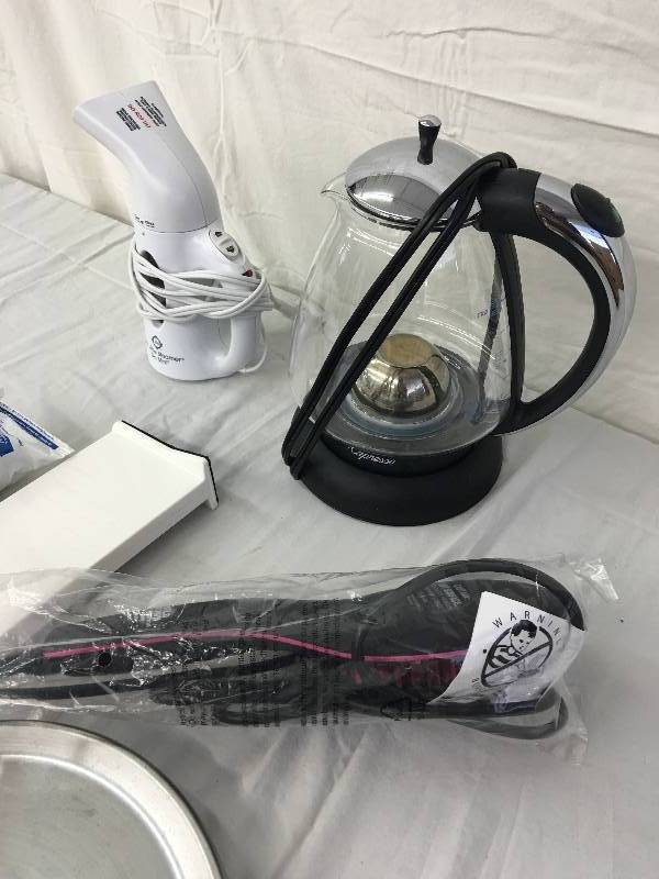 lot 100 image: Simply Straight Ceramic Hair Straightening Brush, BlackPink, capresso, little steamer