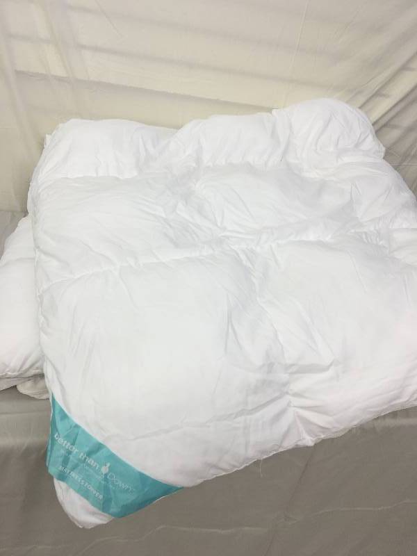 lot 116 image: brookestone queen mattress topper