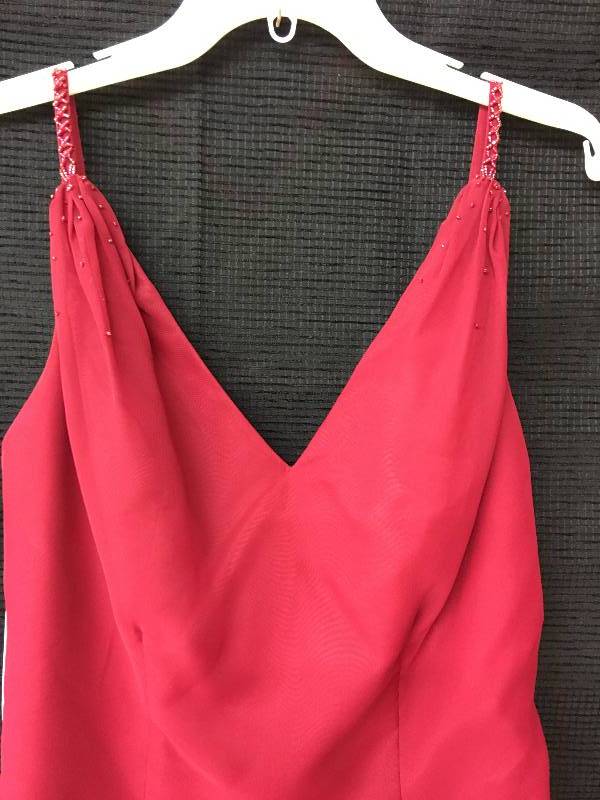 lot 130 image: eden bridal red dress size 10 reg