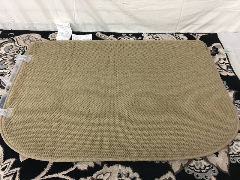 lot 133 image: 2 floor rugs
