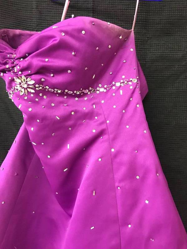 lot 141 image: size 17-18 JUMP kids dress