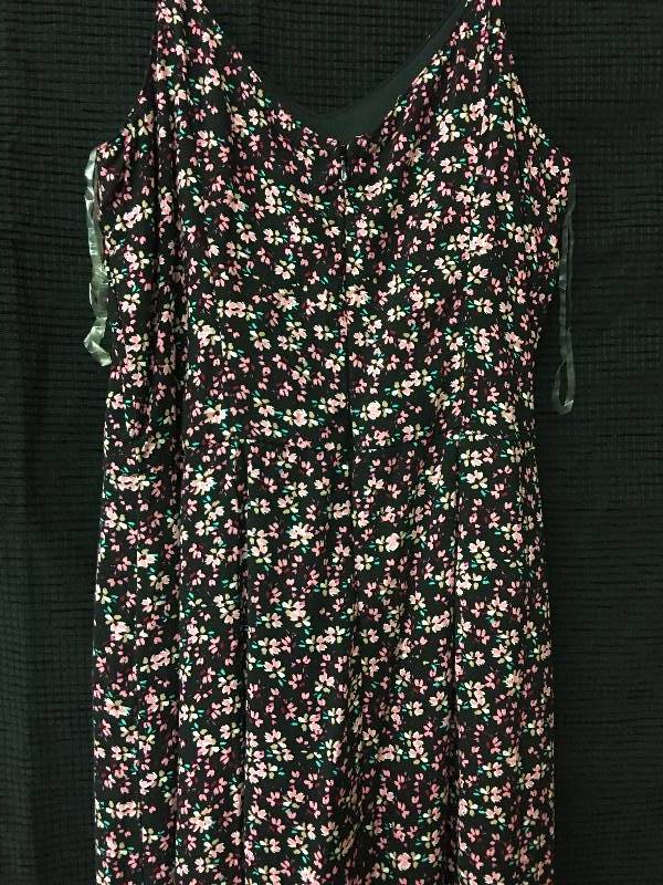 lot 146 image: size 12 maurices floral romper