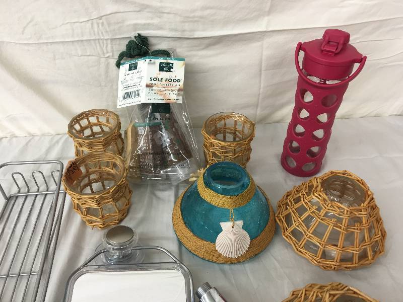 lot 175 image: wicker candle holders and bathroom items