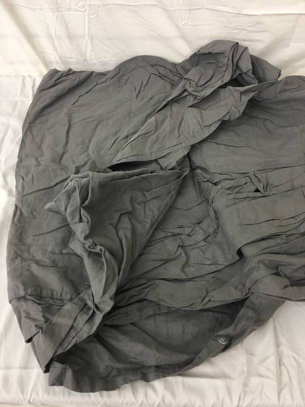lot 182 image: grey king sheet