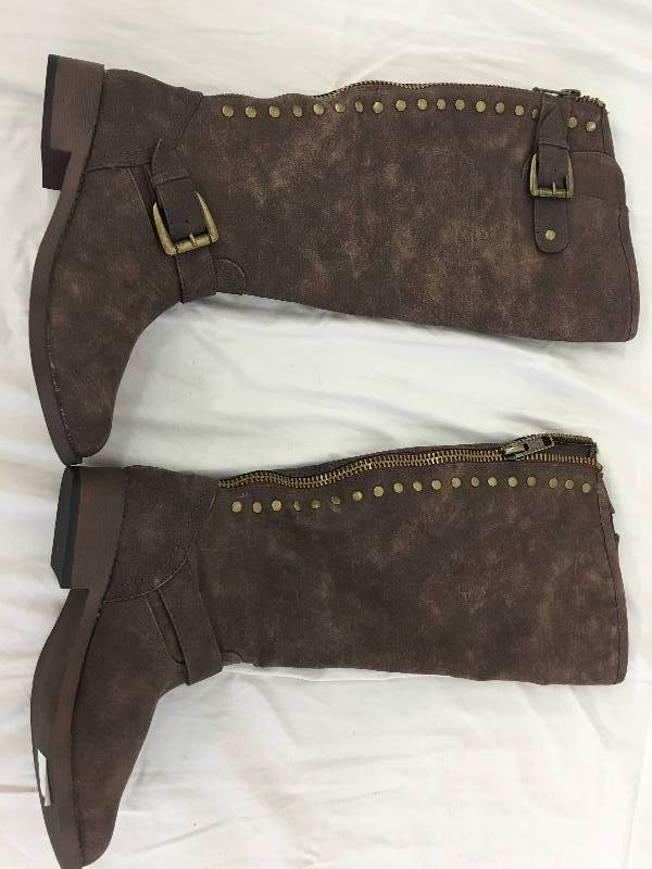 lot 233 image: tracy zip boots size 6