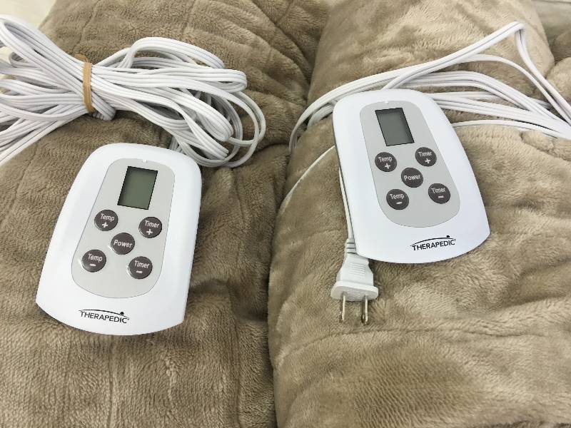 lot 251 image: 3 therapedic heated blankets