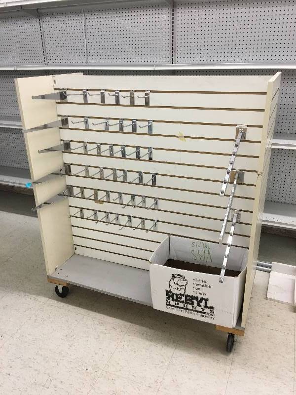 lot 256 image: rolling gridwall shelf