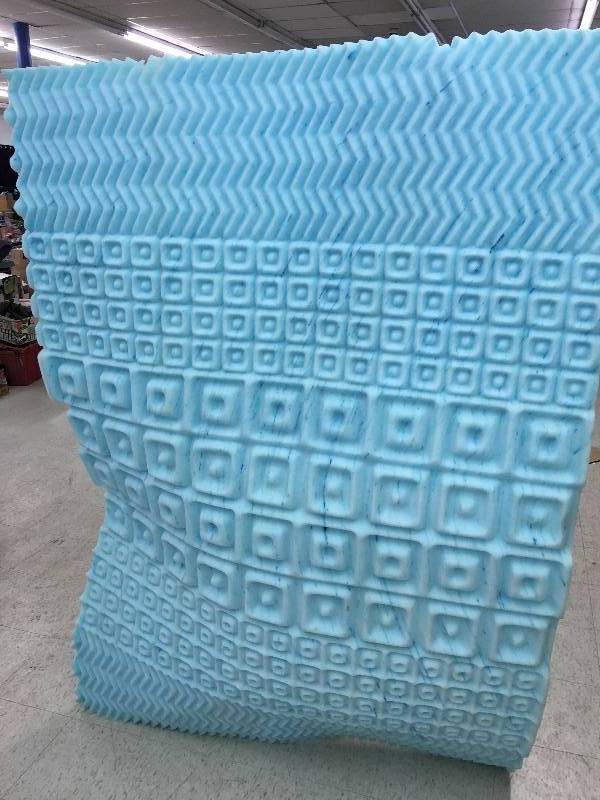 lot 289 image: queen bed foam