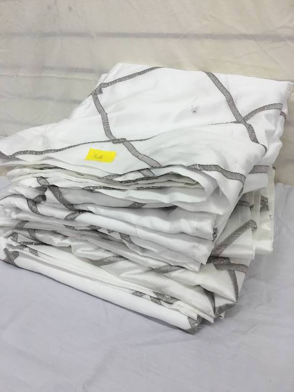 lot 306 image: 4 matching curtains