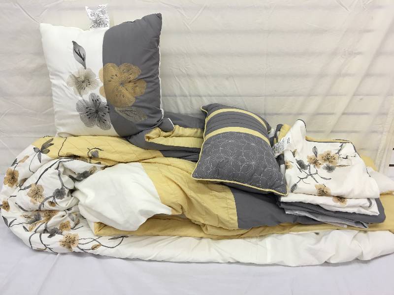 lot 308 image: 8 piece bed set yellow 90x92