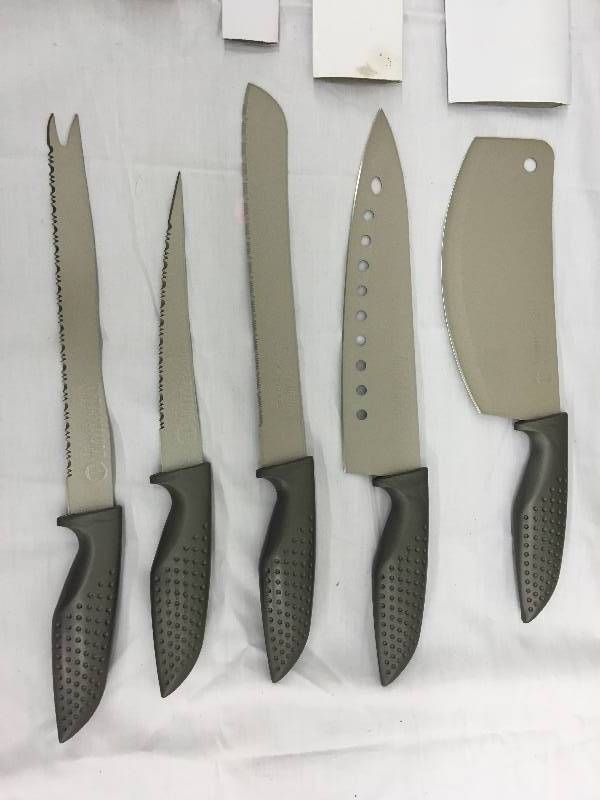 lot 315 image: titanium knives