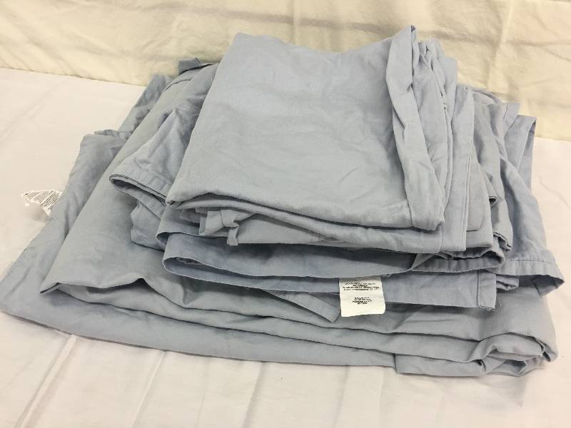lot 336 image: blue king sheets