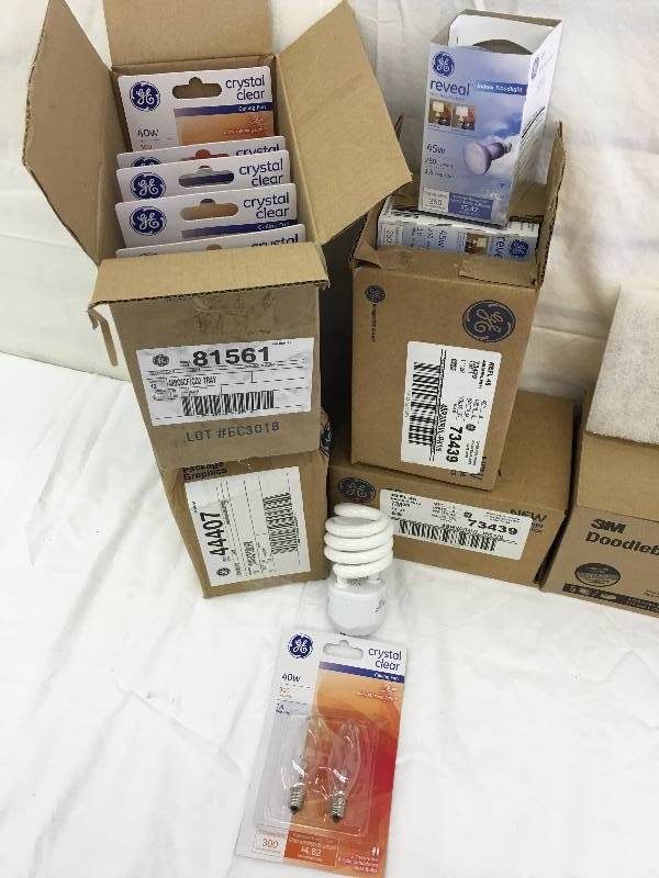 lot 374 image: GE light bulbs