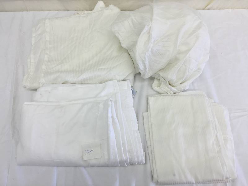 lot 399 image: white king sheet set