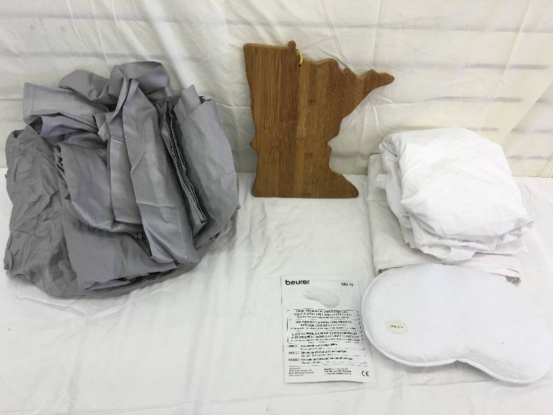 lot 408 image: minnesota plaque  silver sheets king and white sheets queen