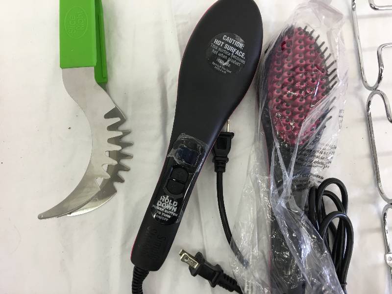 lot 419 image: 2 simply straight hair brush,watermelon slicer