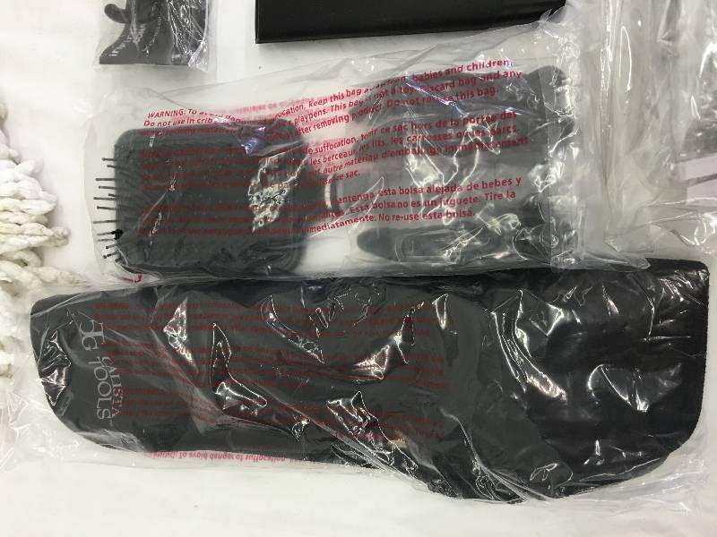 lot 431 image: TCG hairbrush 6 security locks prowler proof, spin mop head