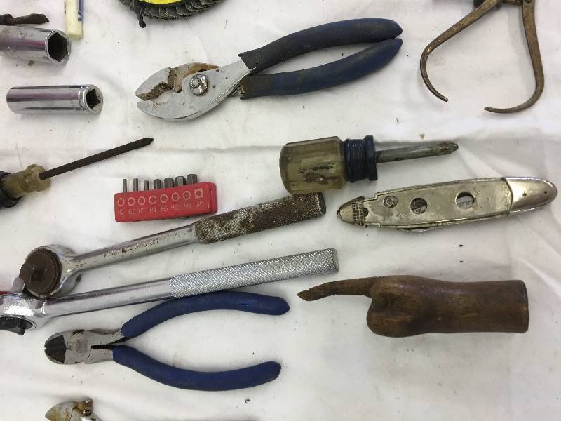 lot 468 image: misc. tools ratchet and drill bit