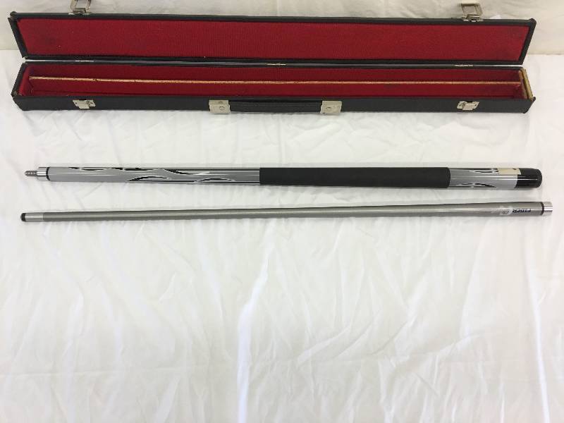 lot 486 image: pool stick