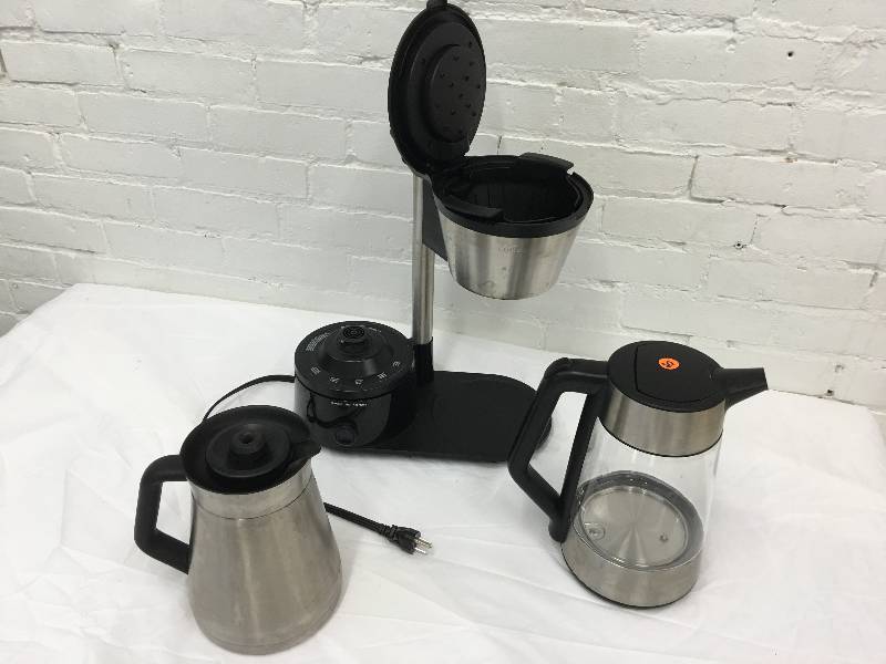 lot 550 image: OXO On 12 Cup Coffee Maker with Removable Kettle retail $299
