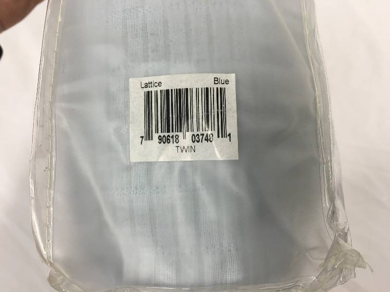 lot 552 image: blue twin sheet set