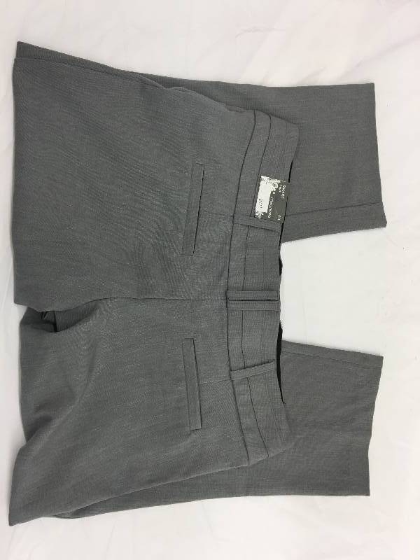 lot 601 image: maurices capris 3-4