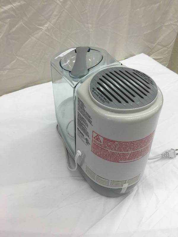 lot 607 image: holmes humidifier