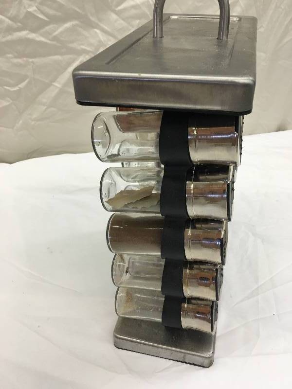 lot 609 image: spice rack