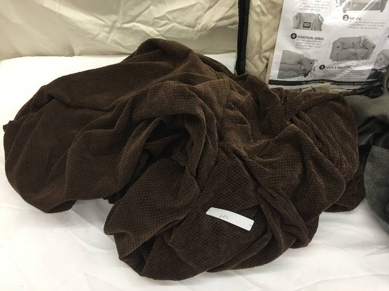 lot 625 image: 3 couch covers