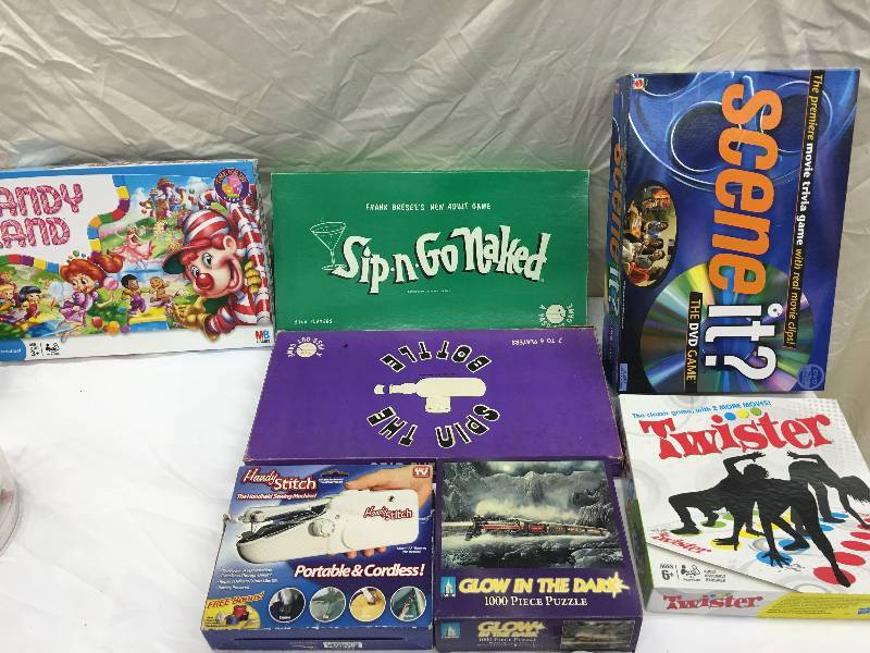 lot 626 image: board games,pogs,puzzles