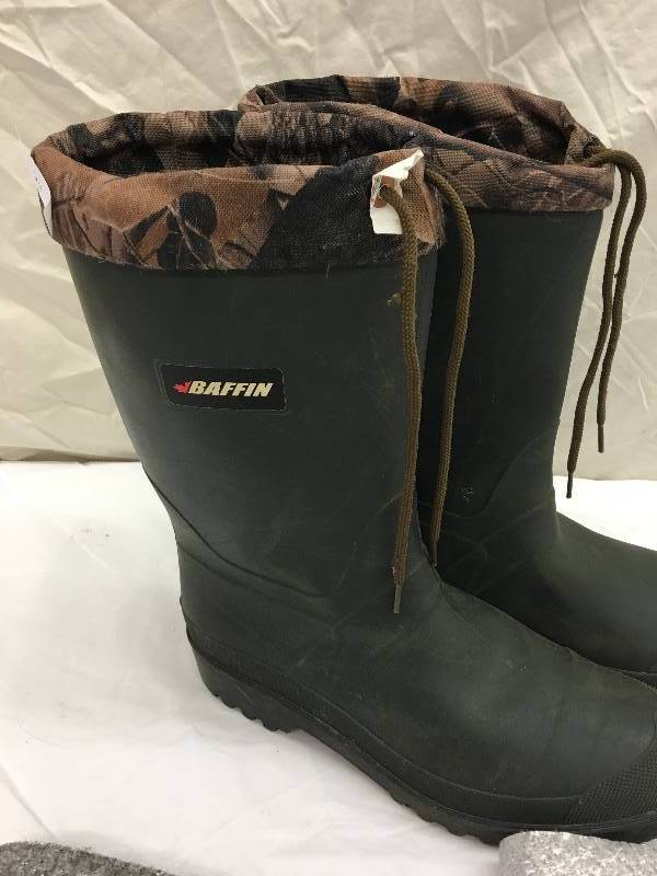 lot 640 image: baffin boots size 14