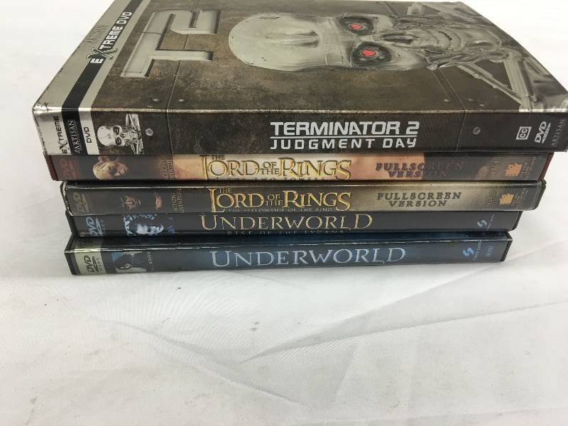 lot 677 image: lot of 5 dvds