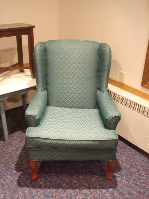 lot 4 image: Green Stuffed Chair, Good Condition