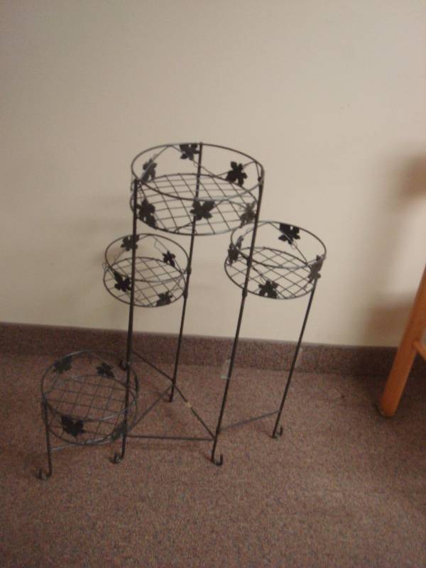 lot 13 image: Small Metal Plant Stand, Some Wear