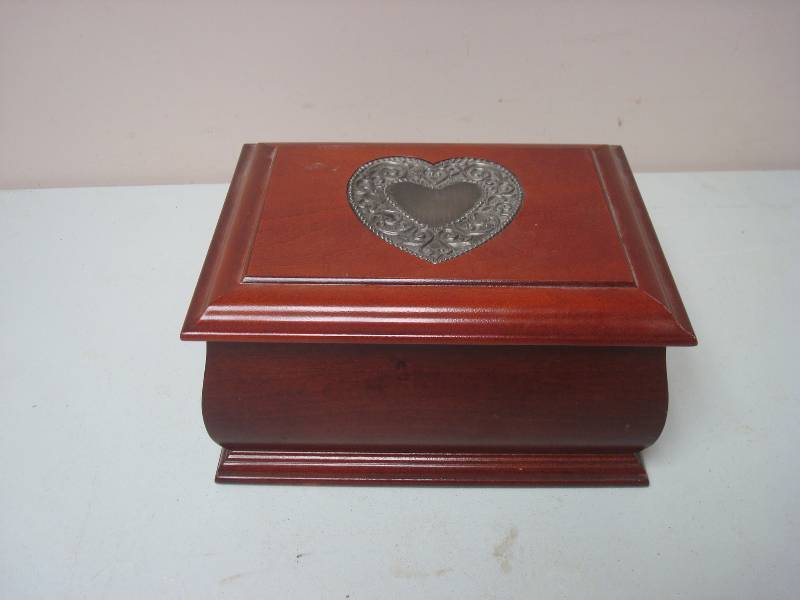 lot 24 image: Heart Jewelry Box, Some Wear Marks