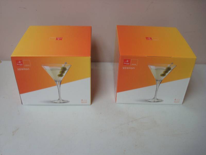 lot 37 image: Two Boxes Of Four New In The Box Bromioli Rocco Ypsilon Martini Glasses, Made In Italy