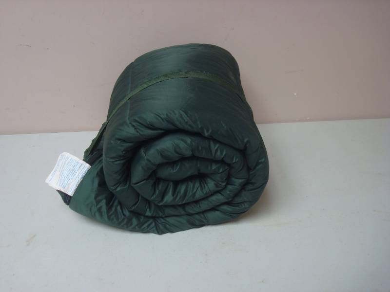 lot 39 image: Sleeping Bag, Used, Some Wear, Nothing Major