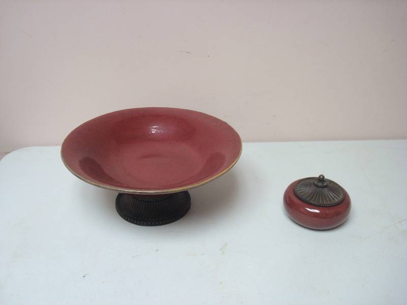 lot 43 image: Pair Of Party Lite Candle Holders