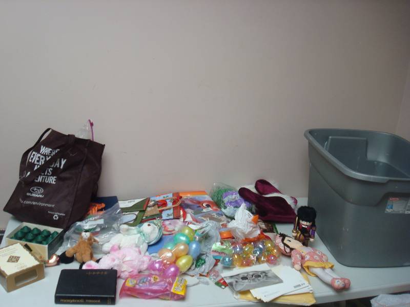 lot 93 image: Bin With Some Mixed Items