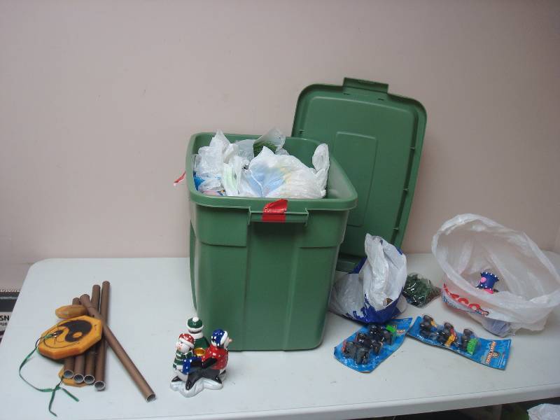 lot 99 image: Bin With Some Items, Wind Chimes, Some New Items
