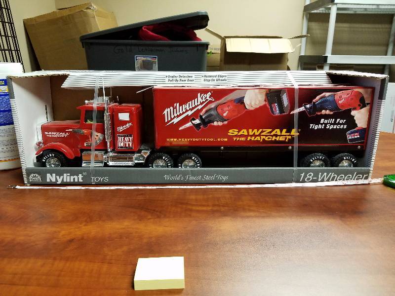 lot 2 image: Nylint Milwaukee 18-Wheeler
