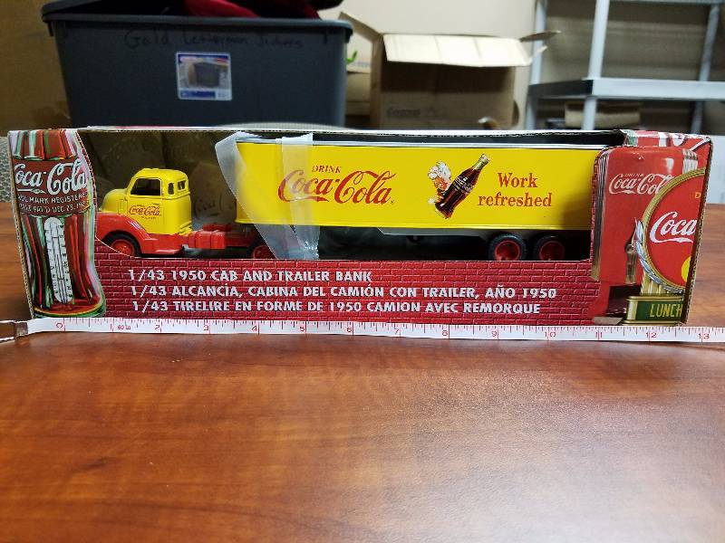 lot 8 image: Coca Cola Die-Cast Metal 143 1950 Cab and Trailer Bank