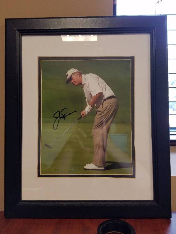 lot 23 image: Original Jack Nicklaus Autograph Photo with a certificate.