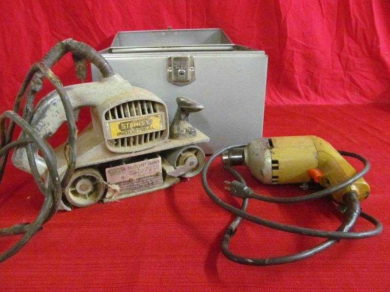 Sold at Auction: Vintage Black & Decker Heavy Duty Vacuum Cleaner