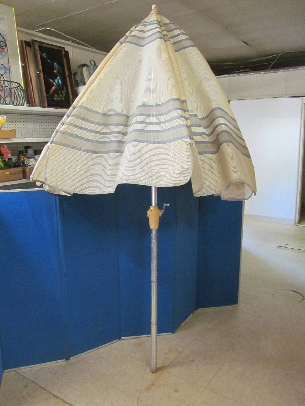 patio table umbrella